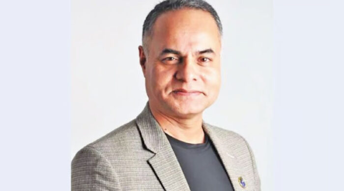 বিমানবন্দরে মিঠুকে বাধা, তদন্তের আশ্বাস