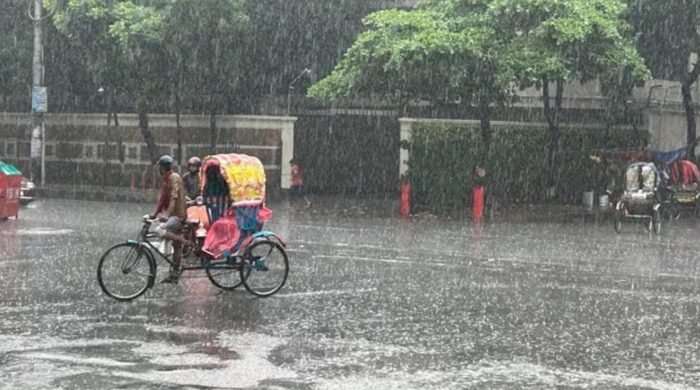 অতি ভারি’ বৃষ্টির আভাস