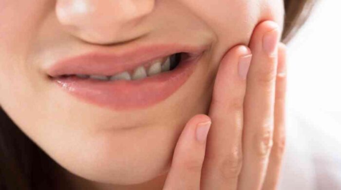 মুখে ঘা সাধারণত কিছু ভিটামিনের অভাবে হতে পারে