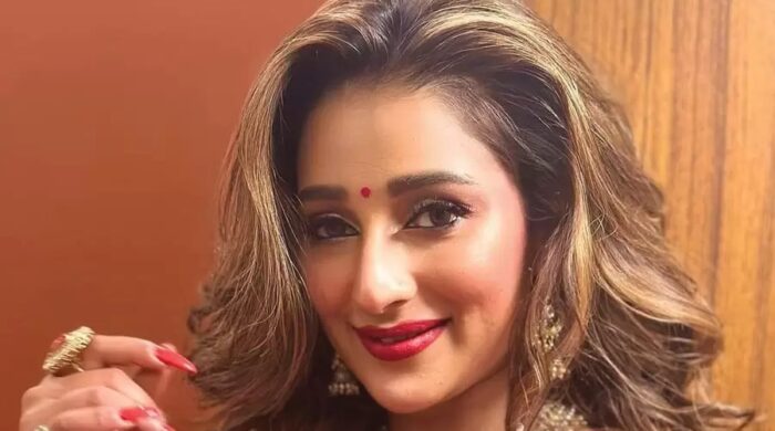 ভোটে পিছিয়ে থেকেও জয়ের আশায় সায়ন্তিকা বন্দ্যোপাধ্যায়