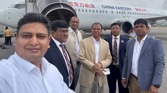 চীন সফরে প্রধানমন্ত্রীর কার্যালয়ের ১৫ সদস্যের প্রতিনিধিদল