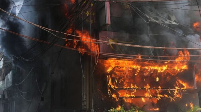 হলদিয়ায় ভয়াবহ অগ্নিকাণ্ড: পেট্রোকেমিক্যাল কারখানায় দগ্ধ ৩০