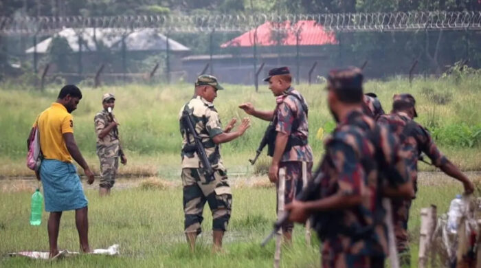 পঞ্চগড় সীমান্তে আটকে থাকা ১০ জনকে ফেরত নিল বিএসএফ
