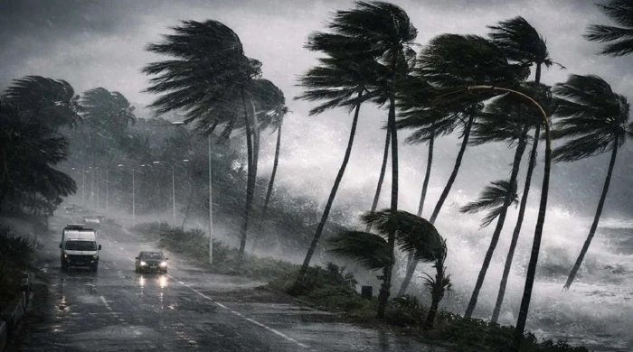 দেশের ১৯ জেলায় ঝড়ের পূর্বাভাস: নদীবন্দরে সতর্কতা