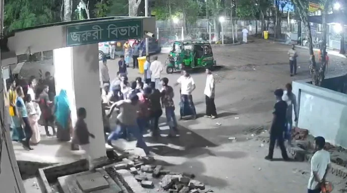 নেত্রকোনা হাসপাতালে রোগীর মৃত্যু ঘিরে উত্তেজনা, ভাঙচুর