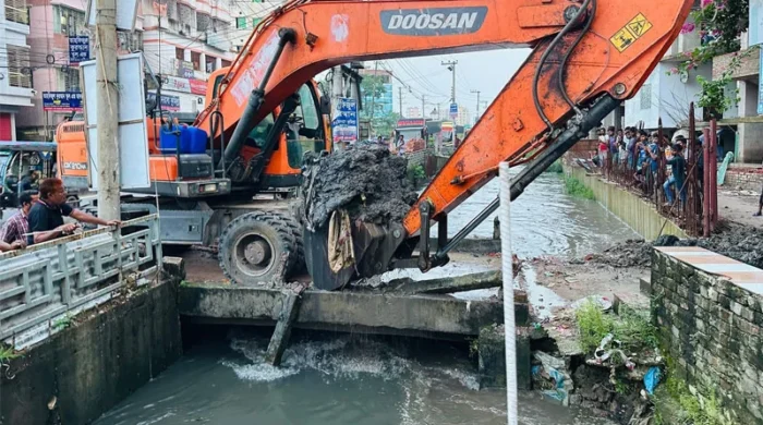 জলাবদ্ধতা কমাতে কুমিল্লায় ভাঙা হলো দুটি কালভার্ট