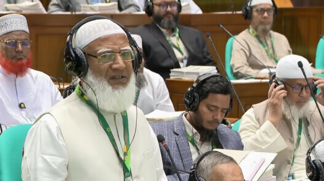 সংবিধান ইস্যুতে মুখোমুখি সরকার-বিরোধী দল