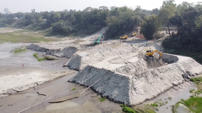 ভূরুঙ্গামারীতে অবৈধ বালু উত্তোলনে অভিযান