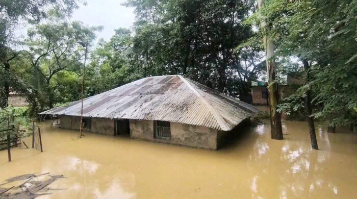 বন্যায় বাঁশখালীতে ৪০ হাজার মাটির ঘর বিধ্বস্ত