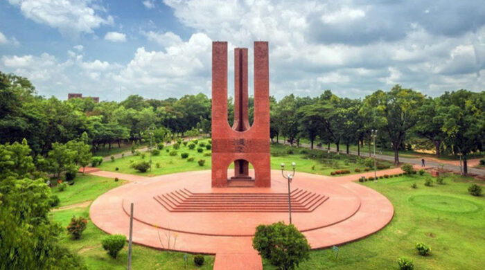 জাবিতে র্যাগিং: ৮ শিক্ষার্থী সাময়িক বহিষ্কার
