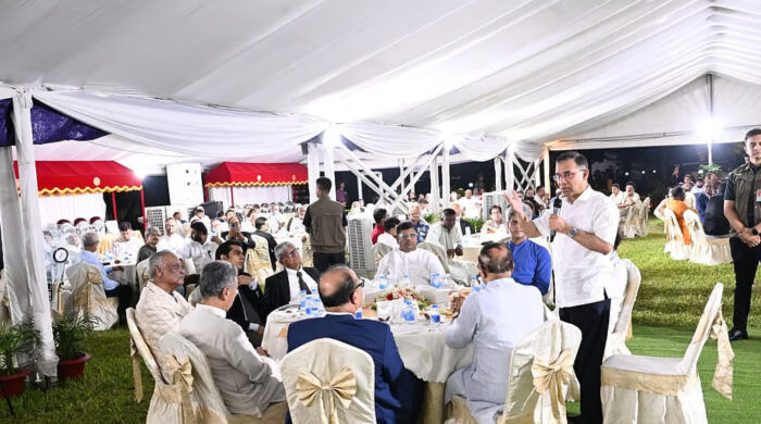 রাজনৈতিক মিত্রদের নিয়ে নতুন কৌশলে সরকার