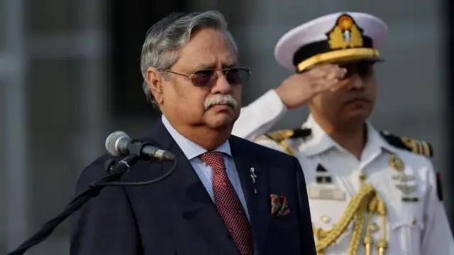 রাষ্ট্রপতির পদত্যাগের প্রস্তুতি, সাংবিধানিক প্রক্রিয়ায় নজর দেশের