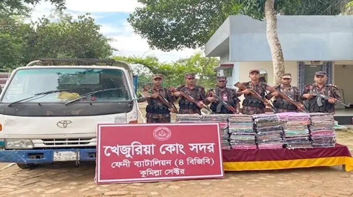 ফেনী সীমান্তে ৬৮ লাখ টাকার ভারতীয় পণ্য জব্দ