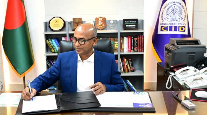 সিআইডি প্রধানের দায়িত্ব নিলেন ব্যারিস্টার মোশাররফ হোছাইন