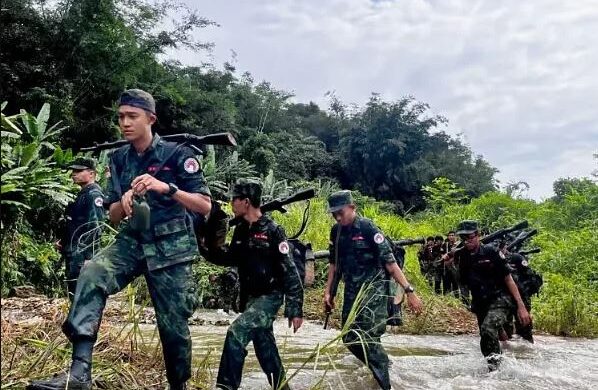 রাখাইন সীমান্ত রণক্ষেত্র: টেকনাফজুড়ে উদ্বেগ, কঠোর নজরদারি