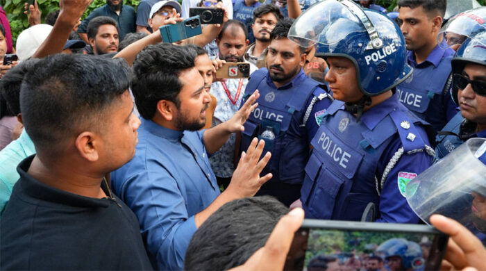 এনসিপির পদযাত্রায় হামলা ও বাধার মুখে উত্তপ্ত রাজনৈতিক অঙ্গন