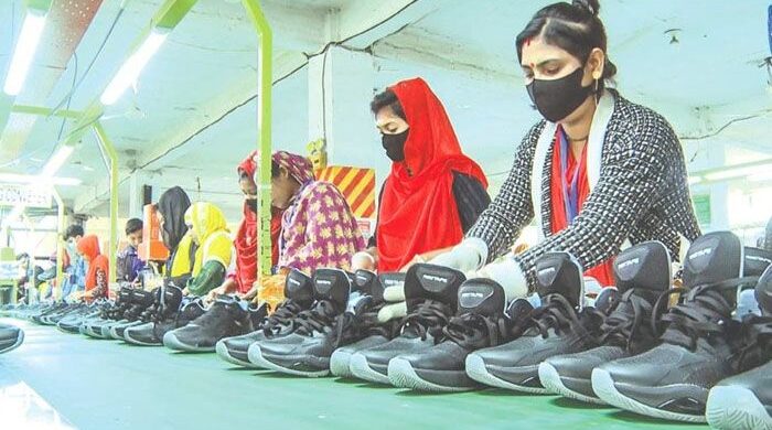 হাতের কাজের জুতায় বিশ্ববাজারে জায়গা করে নিচ্ছে তারাগঞ্জ