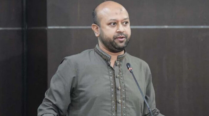 ব্যারিস্টার ফুয়াদকে আইনি নোটিশ: ১০০ কোটি টাকা ক্ষতিপূরণ দাবি