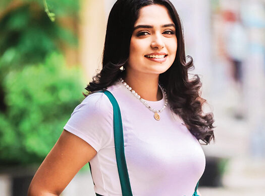 শুটিংহীন অবসরে যেভাবে নিজেকে সজীব রাখেন অভিনেত্রী হিমি