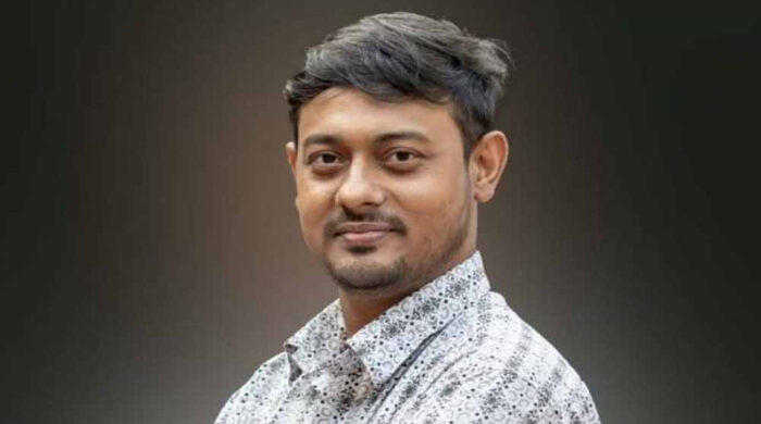 পুরোনো ছবি বিকৃতির অভিযোগ নাসীরুদ্দীনের বিরুদ্ধে
