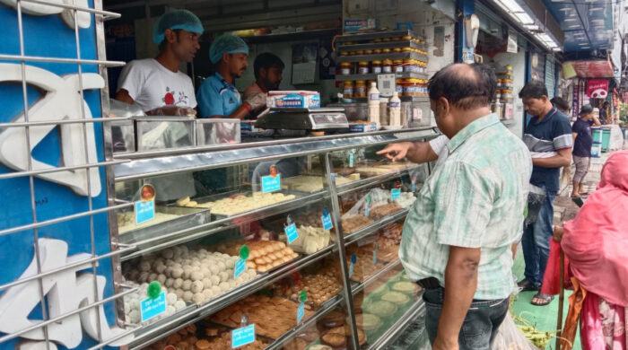 এসএসসির ফল প্রকাশ ঘিরে মিষ্টির দোকানে অভিযান