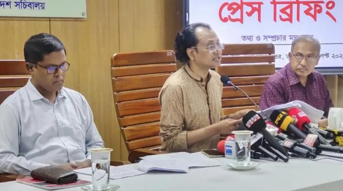 ভারতের ভূমিকা নিয়ে জনগণের মধ্যে সন্দেহ রয়েছে: তথ্য উপদেষ্টা