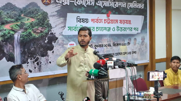 পাহাড় থেকে সেনা প্রত্যাহারের দাবির কঠোর সমালোচনা নুরুল হকের