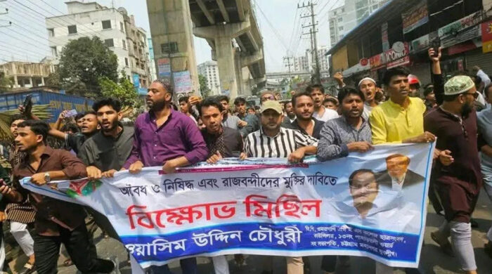 বসুন্ধরায় জন্মদিনের আড়ালে নাশকতার অভিযোগ, গ্রেপ্তার ৫৪