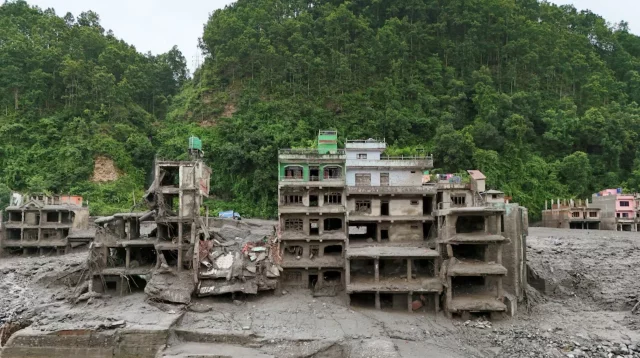নেপাল-তিব্বতে বন্যা-ভূমিধসে নিহত ৬৩১, নিখোঁজ আড়াই হাজার