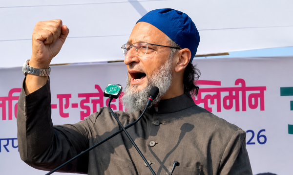 হিজাব নিয়ে আদালতের রায়ে ওয়াইসির কড়া প্রতিক্রিয়া