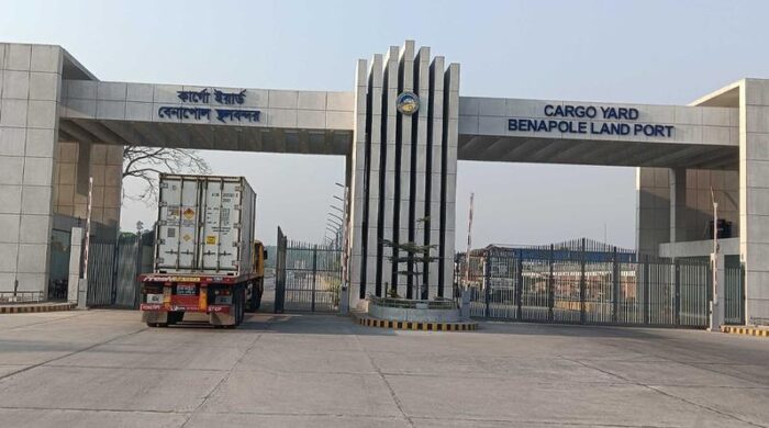 ঈদের ছুটিতে বেনাপোলে বন্ধ বাণিজ্য, যাত্রী চলাচল স্বাভাবিক