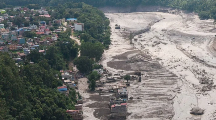 ভূমিকম্প নয়, হিমবাহ ধসেই নেপালের ভয়াবহ বন্যা