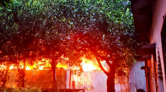 গাজীপুরে ঝুটের গোডাউনে ভয়াবহ আগুন, নিয়ন্ত্রণে ৫ ইউনিট