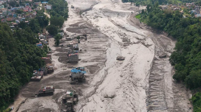 নেপালে মৃত্যু বেড়ে ২৭০, নিখোঁজ হাজারের বেশি