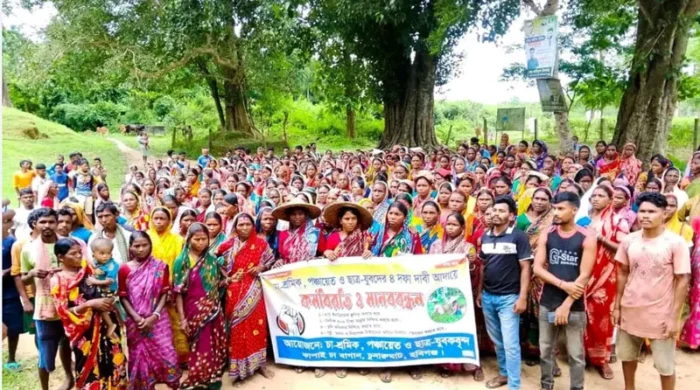 ৫০০ টাকা মজুরির দাবিতে আন্দোলনে অটল চা শ্রমিকরা