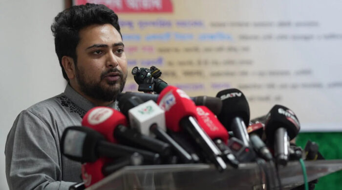 সমুদ্র ও নৌপথ শক্তিশালী করতে হবে: চবিতে নাহিদ ইসলাম