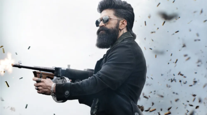 প্রথম দিনের ঝড়ের পরই কমল ‘টক্সিক’-এর আয়