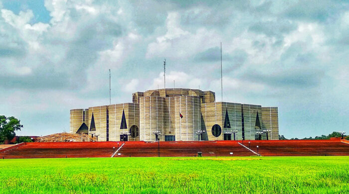 নতুন রাষ্ট্রপতির অপেক্ষায় দেশ: প্রার্থী নিয়ে গুঞ্জন