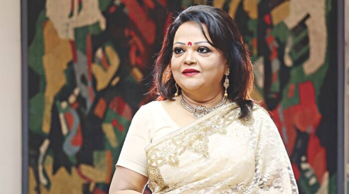 সাবিনার গান শুনে আবেগে কেঁদেছিলেন লতা মঙ্গেশকর