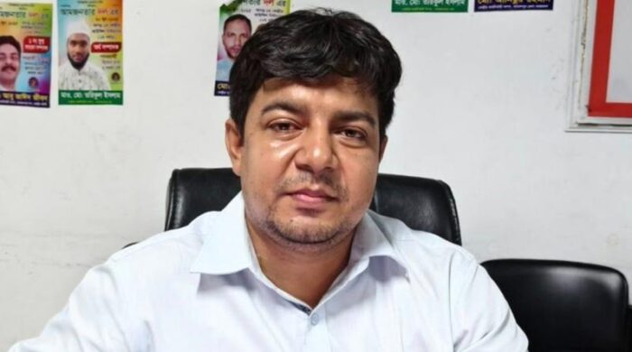 ৩ সিদ্ধান্তে দেশ সংকটে, ২ লাখ কোটি লুটের অভিযোগ