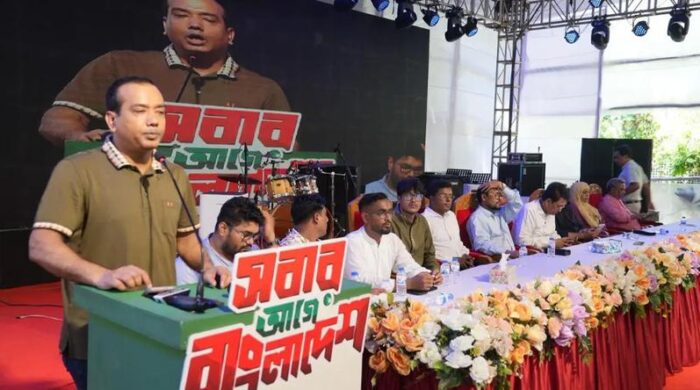 গুপ্ত রাজনীতি থেকে শিক্ষার্থীদের সতর্ক করলেন রাকিব