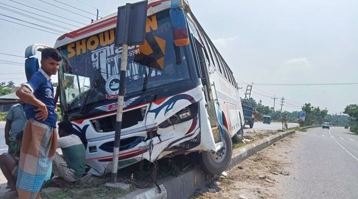 ত্রিশালে বাসের ধাক্কায় প্রাণ গেল দুজনের
