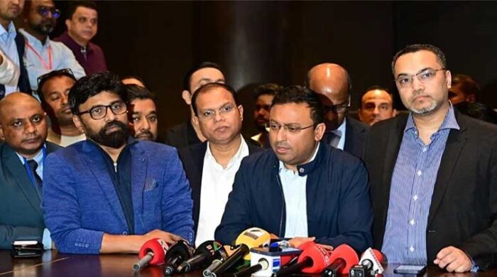 বোয়িংয়ের পর এয়ারবাস নিয়েও আলোচনার ইঙ্গিত