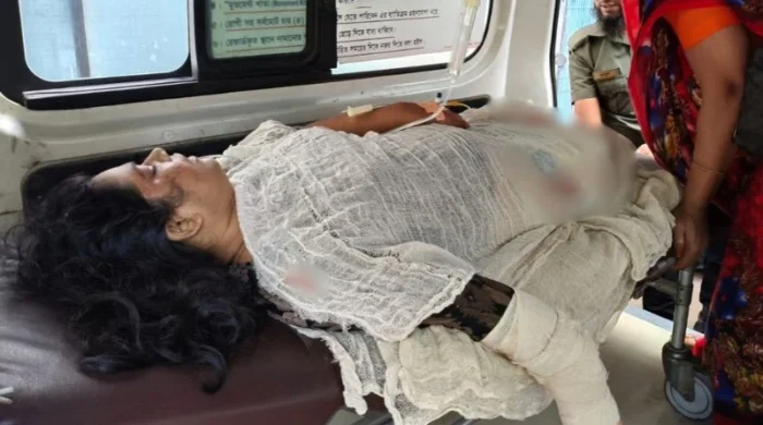 ট্রেনে উঠতে গিয়ে ভয়াবহ দুর্ঘটনা, দুই পা হারালেন নারী