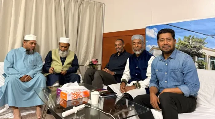 জাপানে ইসলামিক সেন্টারের চেয়ারম্যানের সঙ্গে মুজিবুরের সাক্ষাৎ