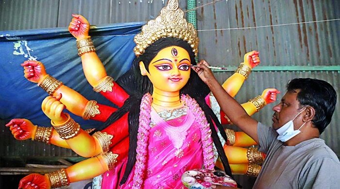 দুই সপ্তাহ আগেই কেশবপুরের পূজা মণ্ডপে উৎসবের আবহ