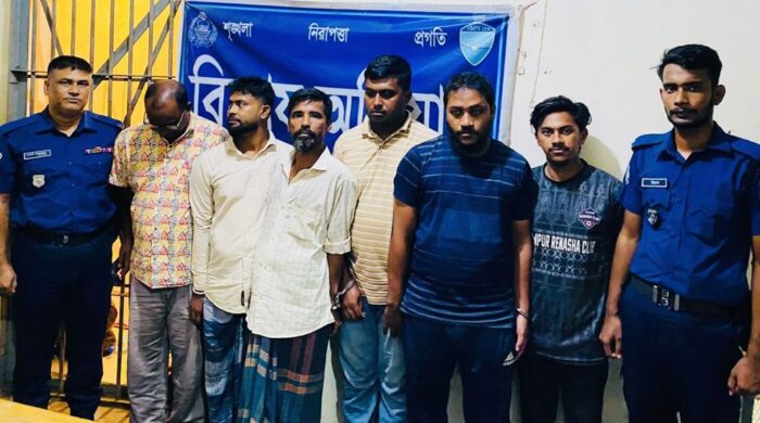 চট্টগ্রাম-কক্সবাজার সড়কে স্বেচ্ছাসেবক লীগের ৪ নেতা গ্রেপ্তার