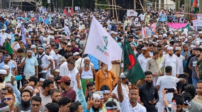 ছয় দফা দাবিতে ১১ দলের ঢাকা-চট্টগ্রাম লং মার্চ