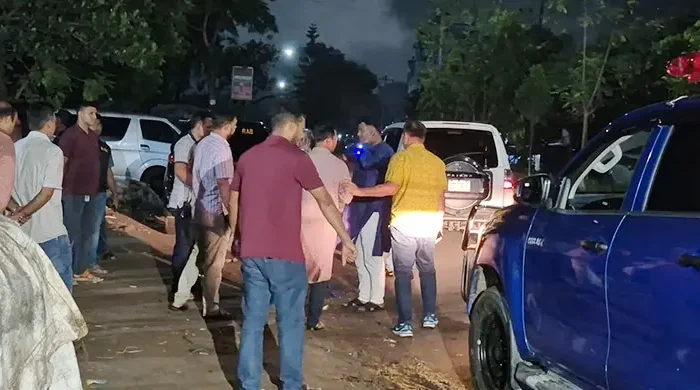 বগুড়ায় ফাঁকা গুলি, যুবককে উপর্যুপরি ছুরিকাঘাত