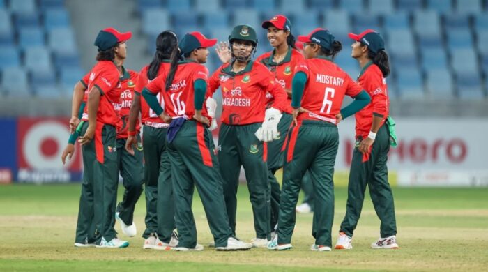 বোলারদের দাপটে আরব আমিরাতকে হারিয়ে সেমিফাইনালে বাংলাদেশ